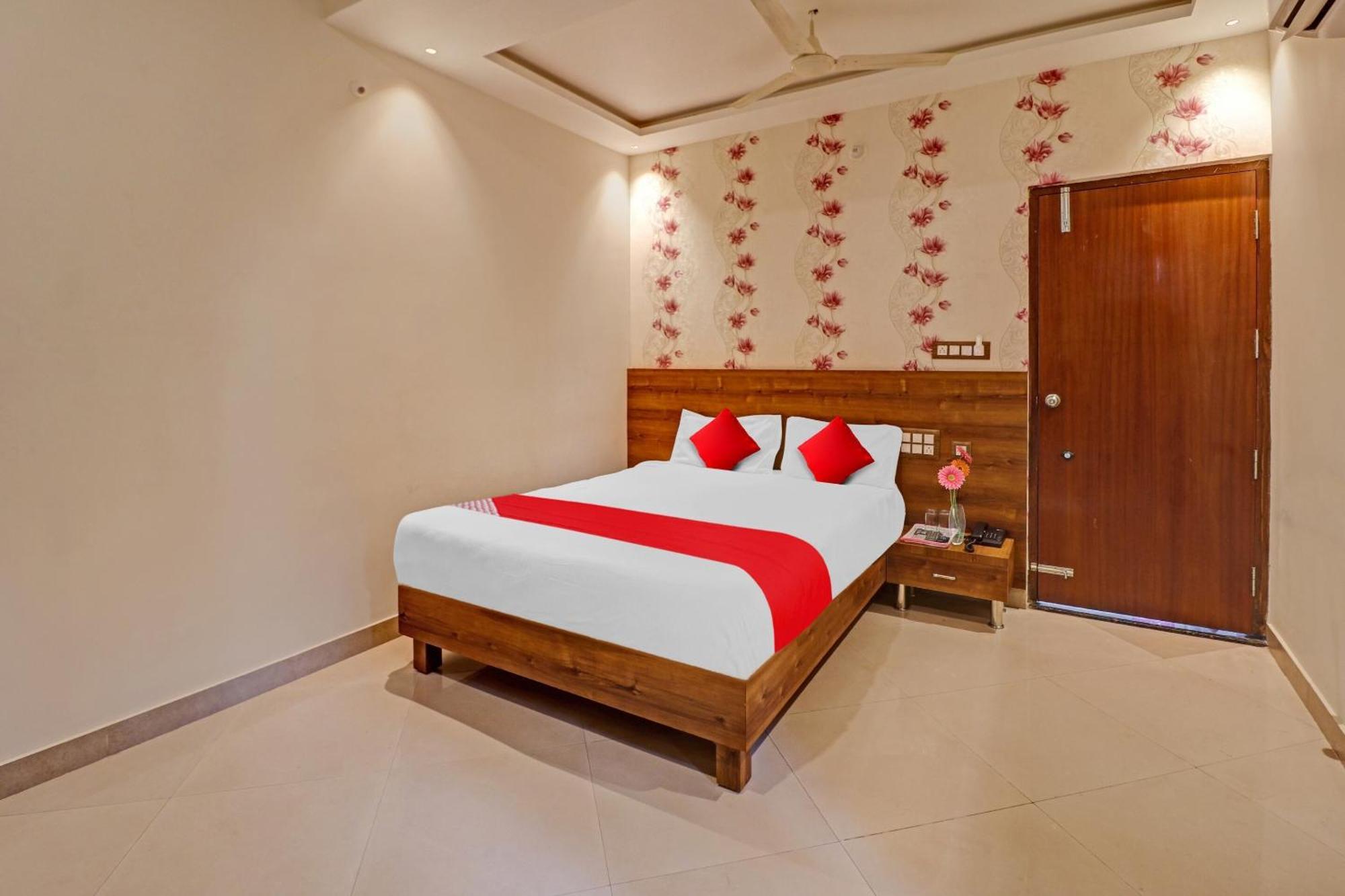 Hotel O Formula Vanivilasa Puram Exterior photo